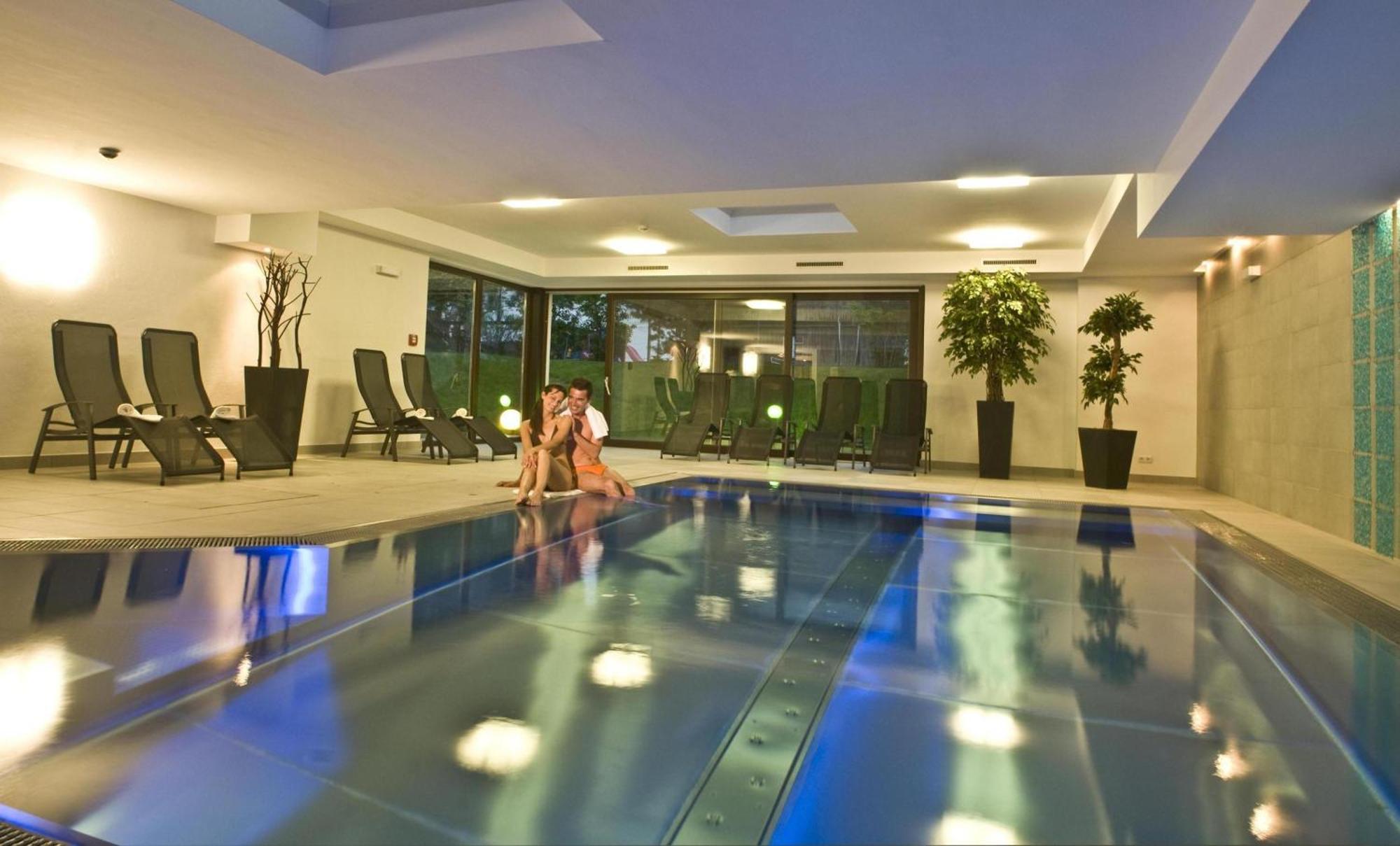 Hotel Bergwelt Langenfeld Bagian luar foto