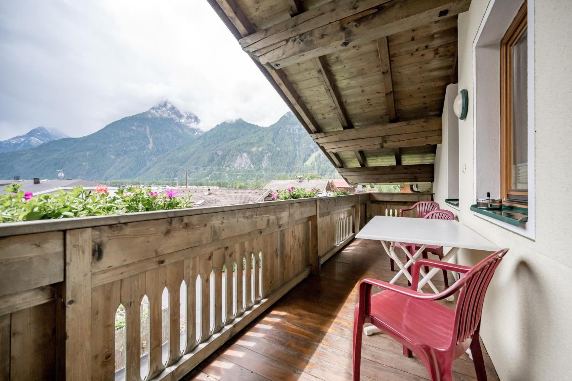 Hotel Bergwelt Langenfeld Bagian luar foto