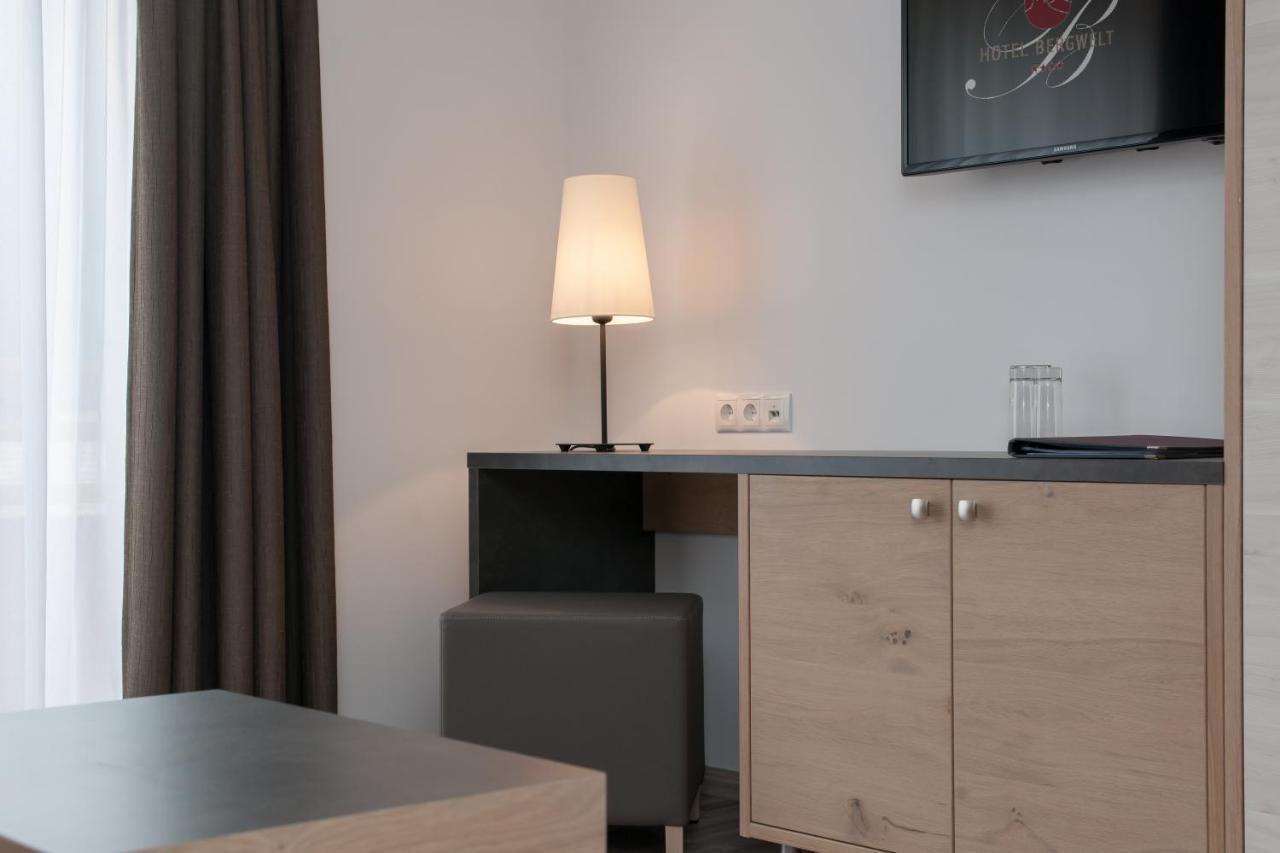 Hotel Bergwelt Langenfeld Ruang foto